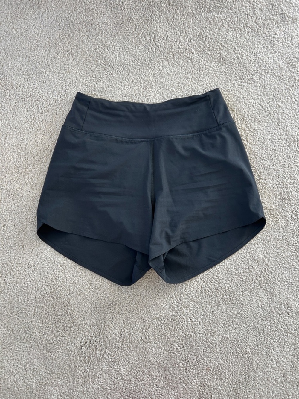 Women’s Lululemon Black Speed Up Shorts *Updated* Size 2